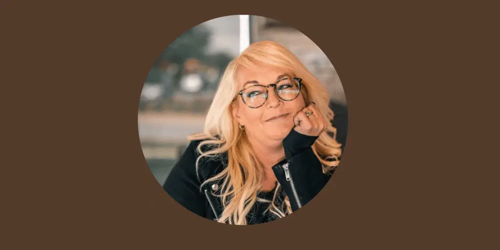 Lynn Painter YA romance author headshot